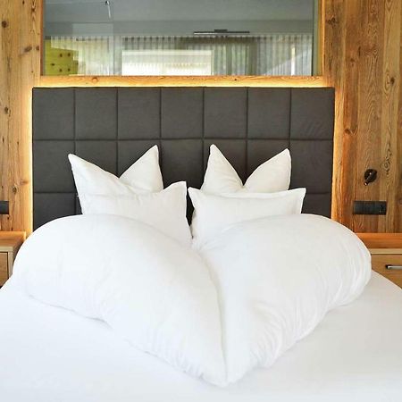 Hotel Trenker Braies  Esterno foto
