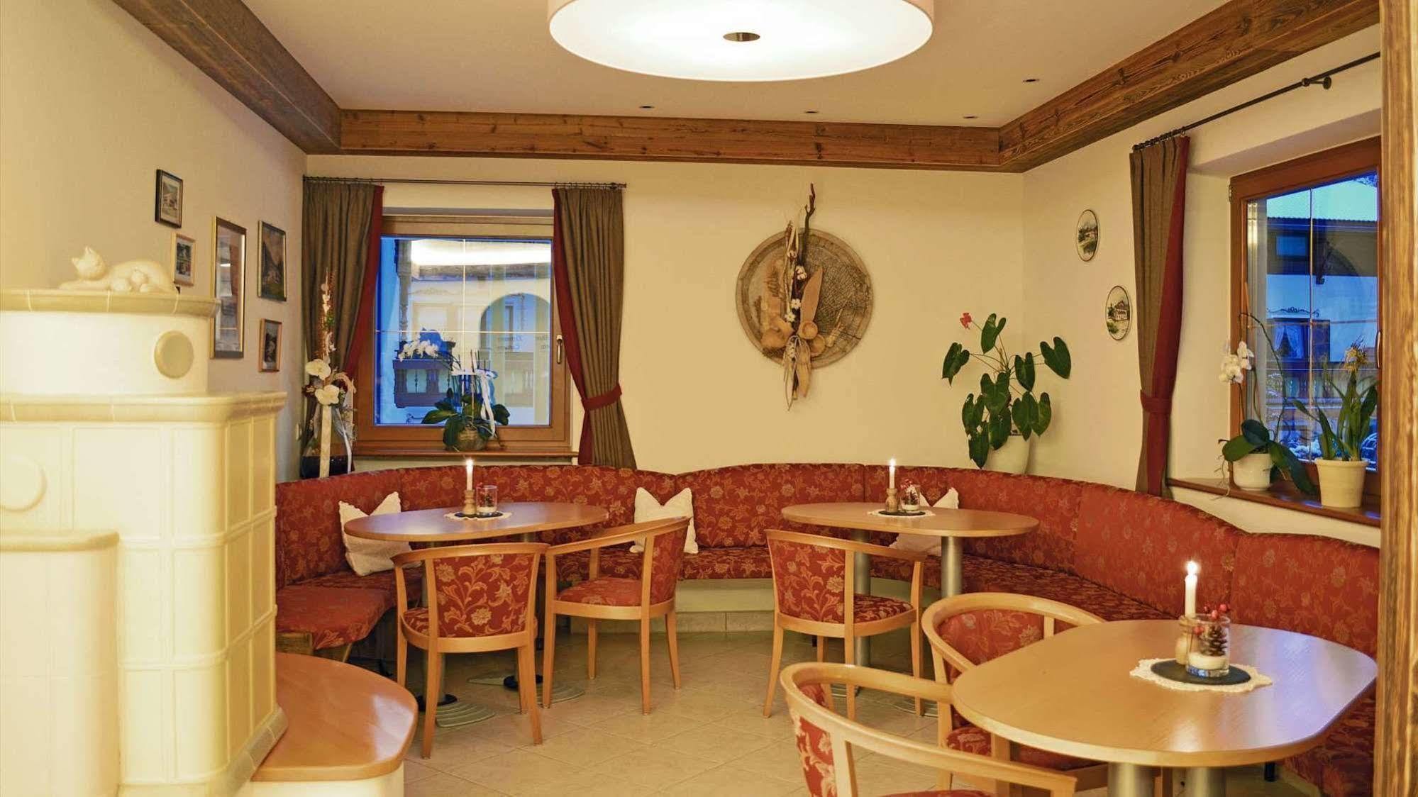 Hotel Trenker Braies  Esterno foto