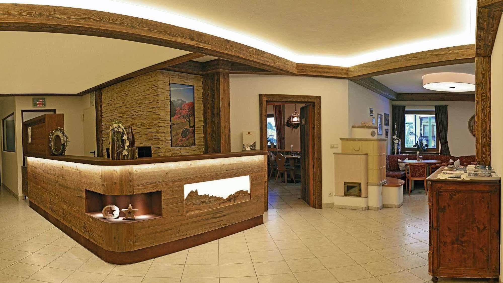 Hotel Trenker Braies  Esterno foto