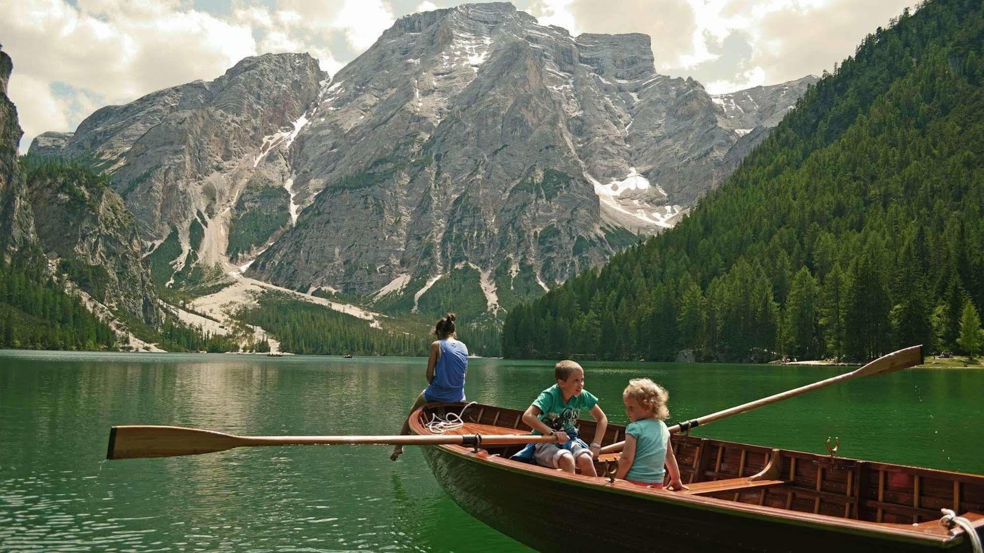 Hotel Trenker Braies  Esterno foto