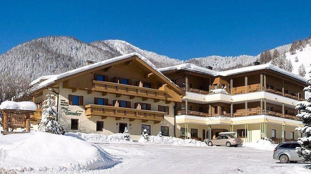 Hotel Trenker Braies  Esterno foto