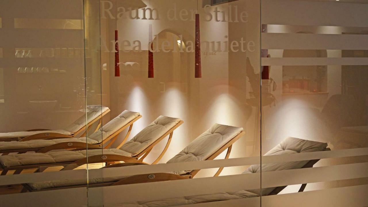 Hotel Trenker Braies  Esterno foto