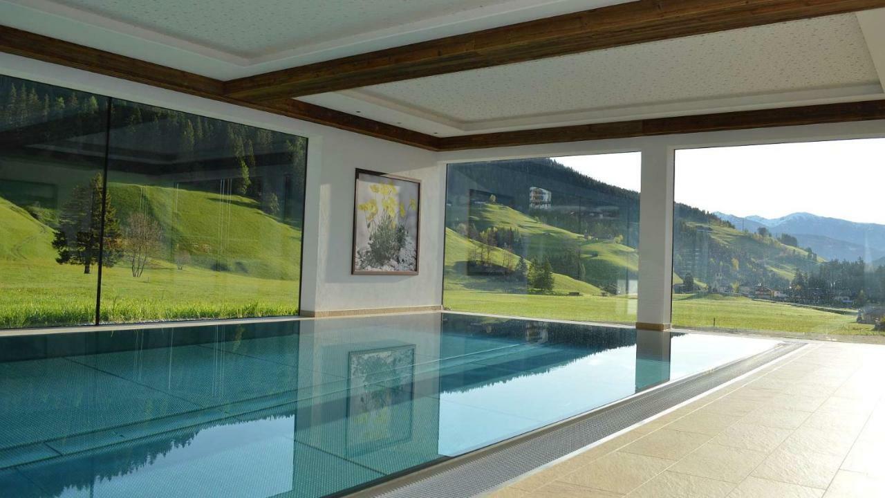Hotel Trenker Braies  Esterno foto