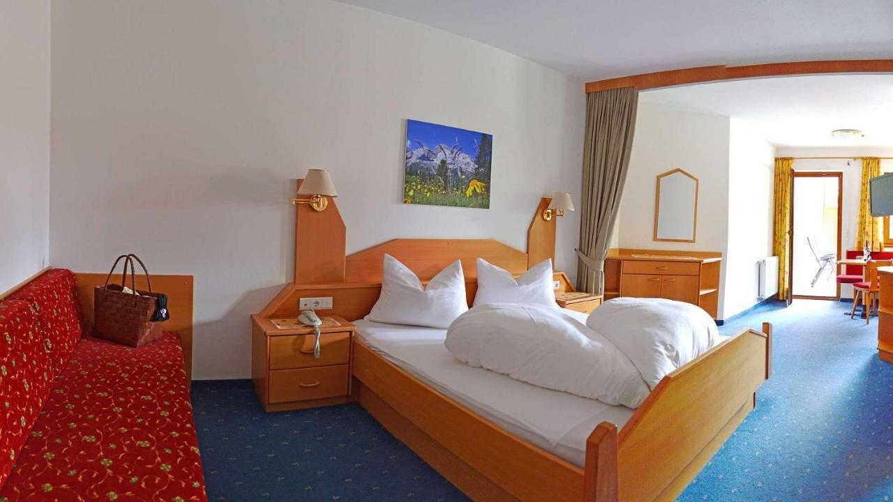 Hotel Trenker Braies  Esterno foto