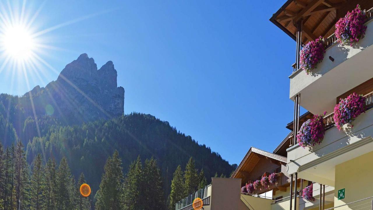 Hotel Trenker Braies  Esterno foto