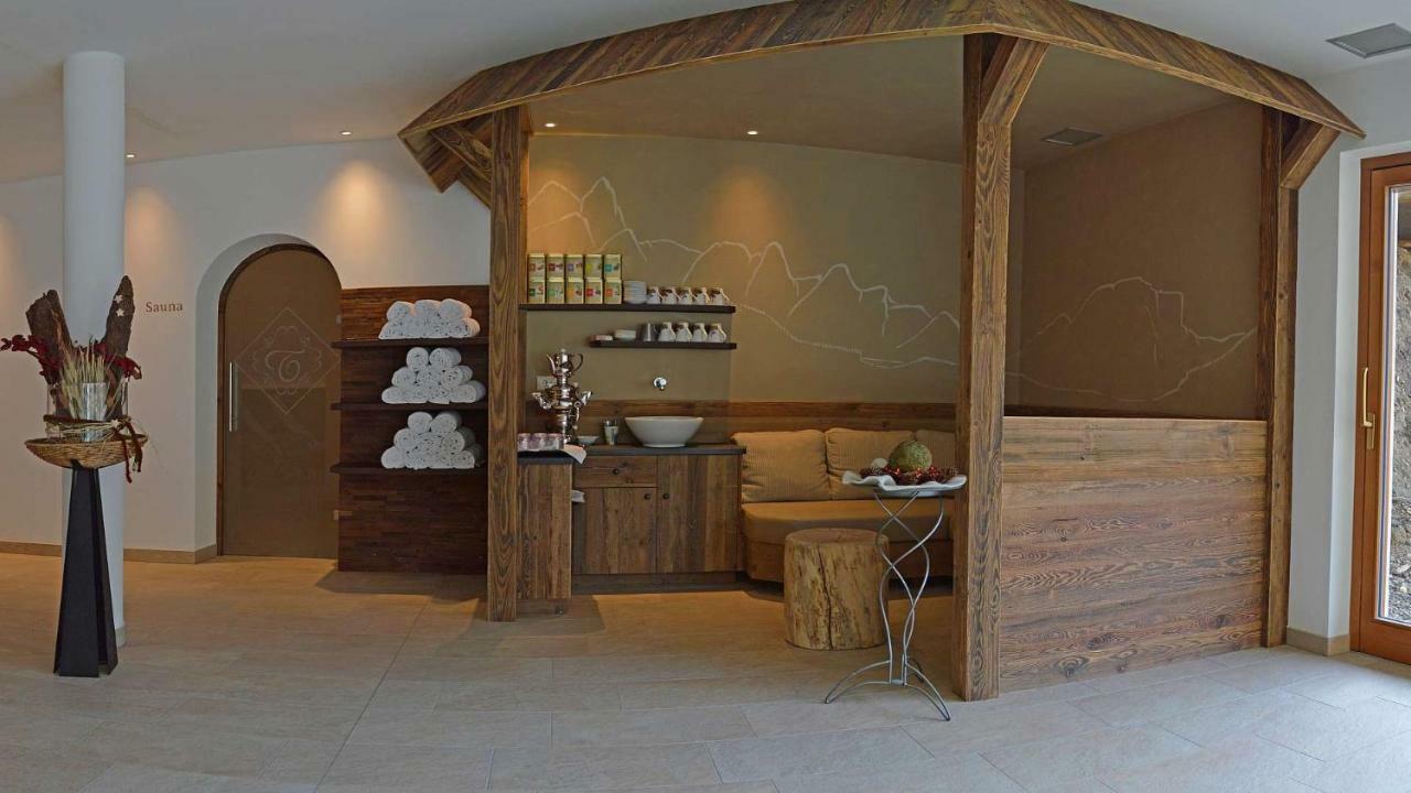 Hotel Trenker Braies  Esterno foto