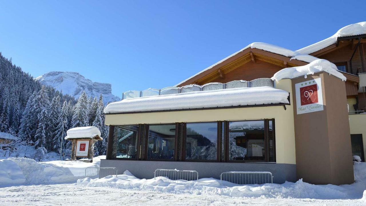 Hotel Trenker Braies  Esterno foto