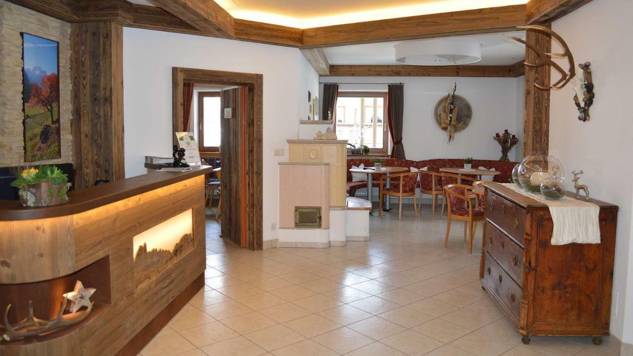 Hotel Trenker Braies  Esterno foto