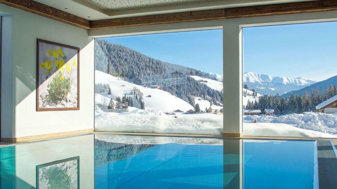 Hotel Trenker Braies  Esterno foto