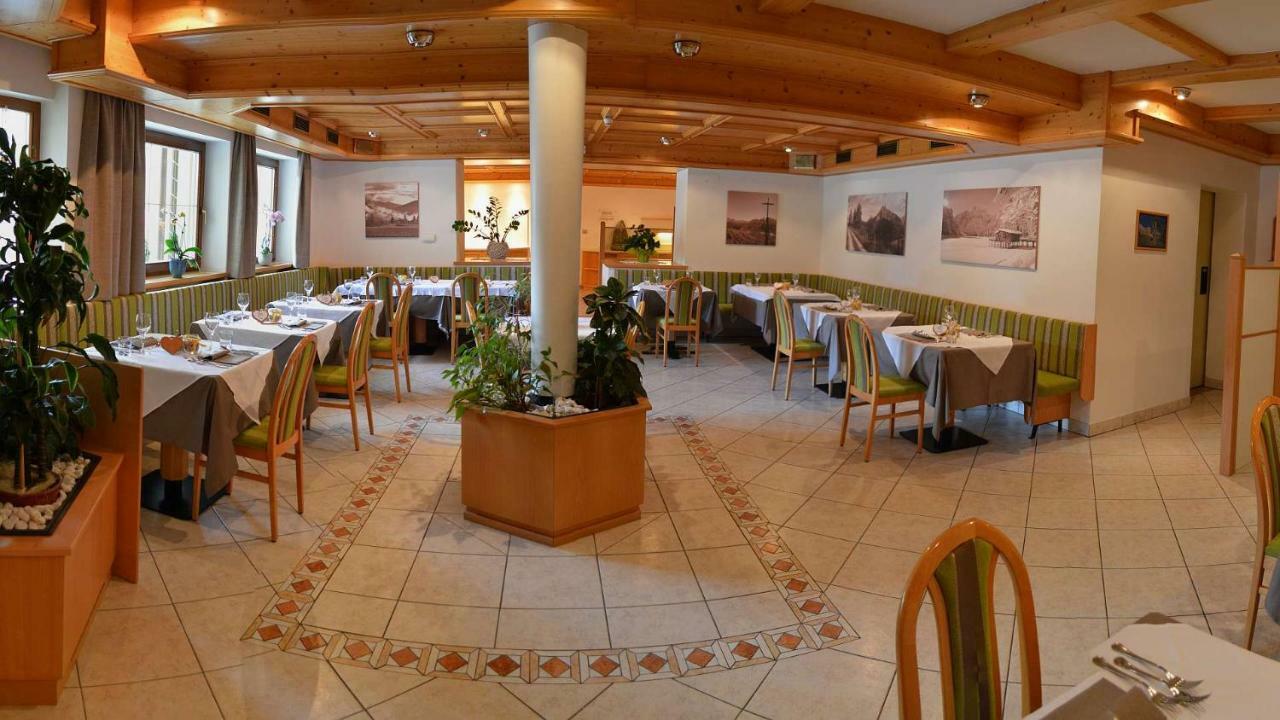 Hotel Trenker Braies  Esterno foto