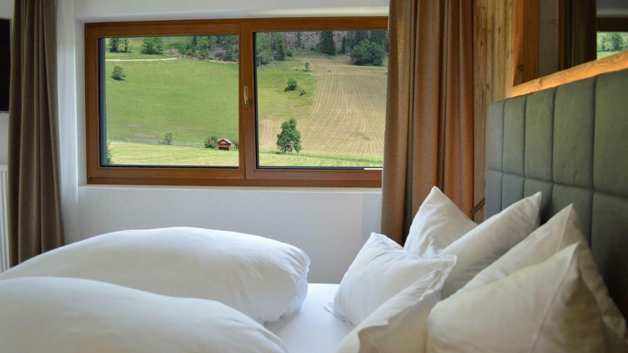 Hotel Trenker Braies  Esterno foto